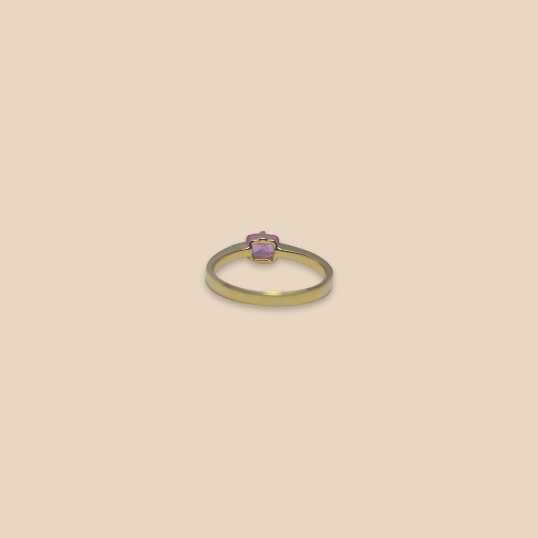 Anillo de zafiro rosa de Sri Lanka en oro de 18 kilates